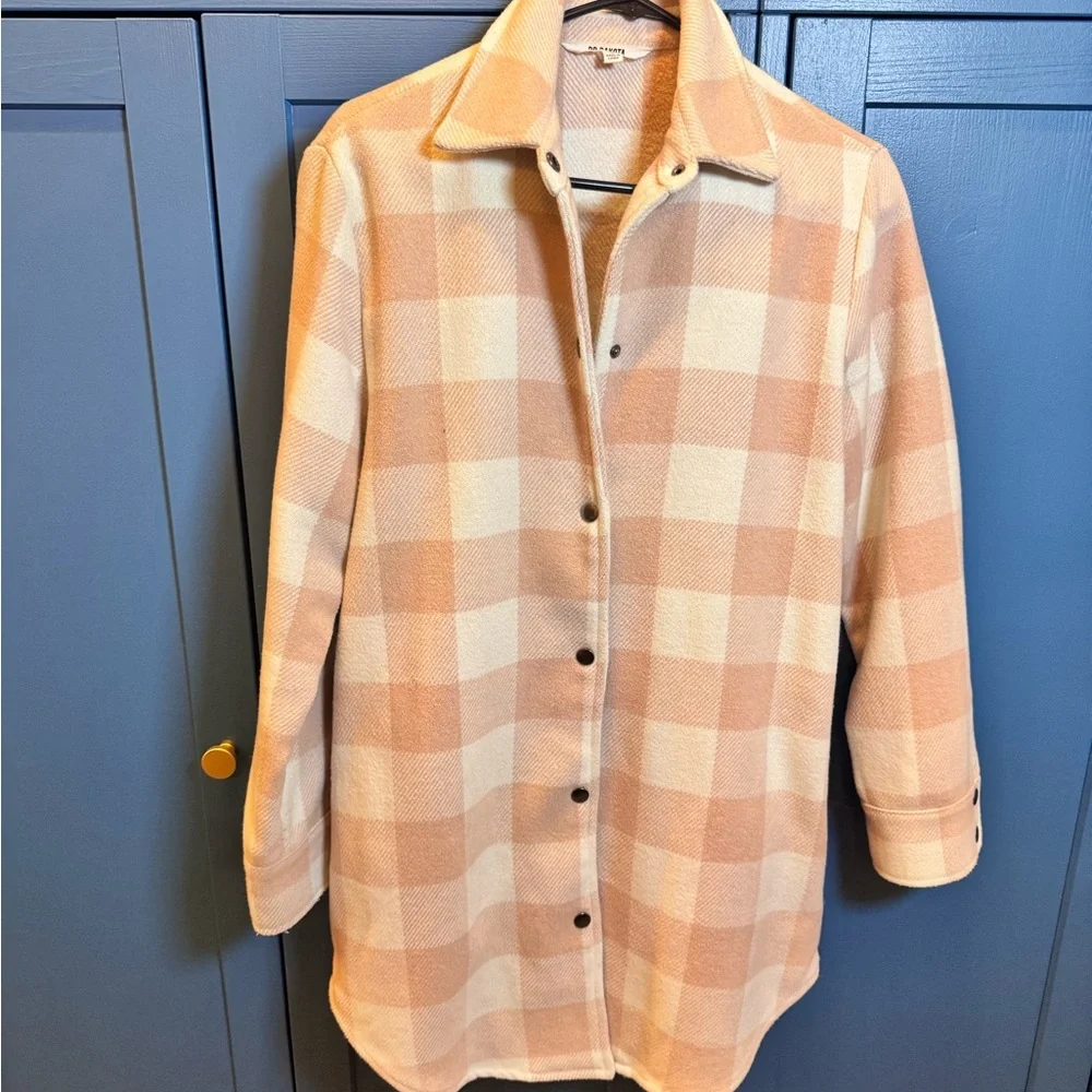 BB Dakota Plaid Jacket 

A cream and baby pink look - Picture 5 of 5